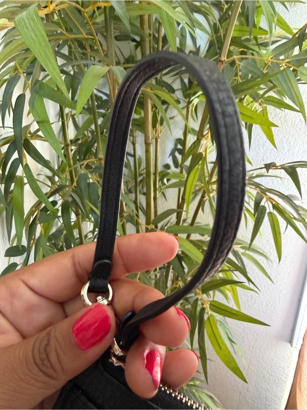 KATE SPADE Black Pebbled Leather Wristlet Zipper Card Gold Logo NWOT - Picture 4 of 5